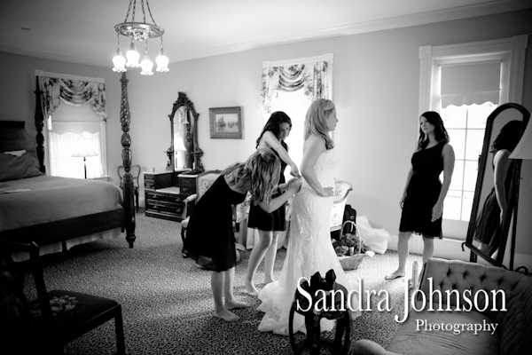 Best Courtyard Lake Lucerne wedding photographer - Sandra Johnson (SJFoto.com)